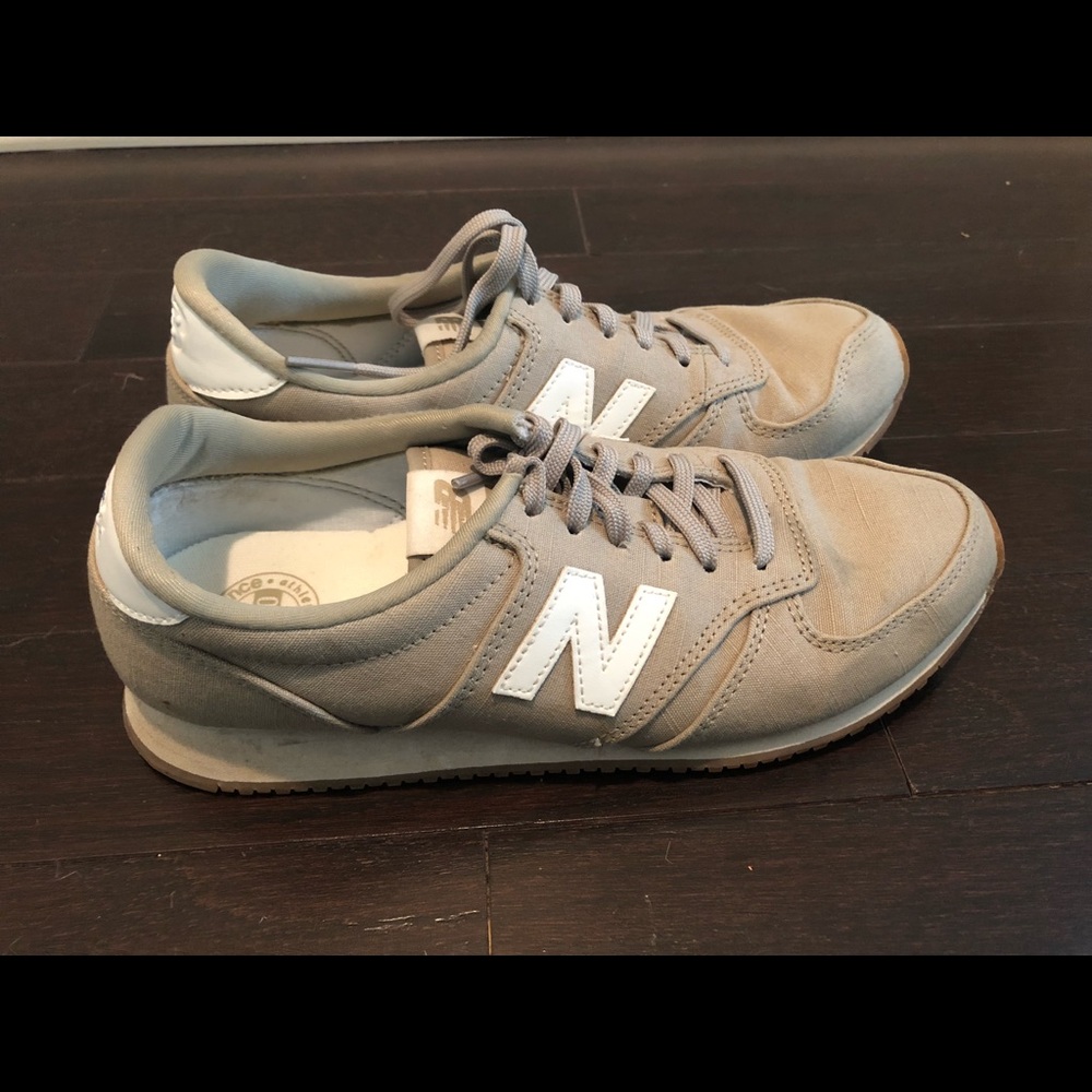 New Balance tennis shoes